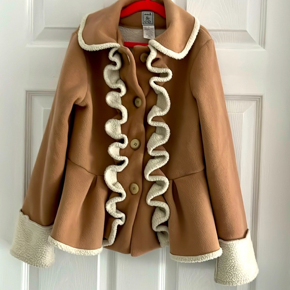 Mack & Co faux Sherpa cozy ruffled button down coat size 6x beige and off white